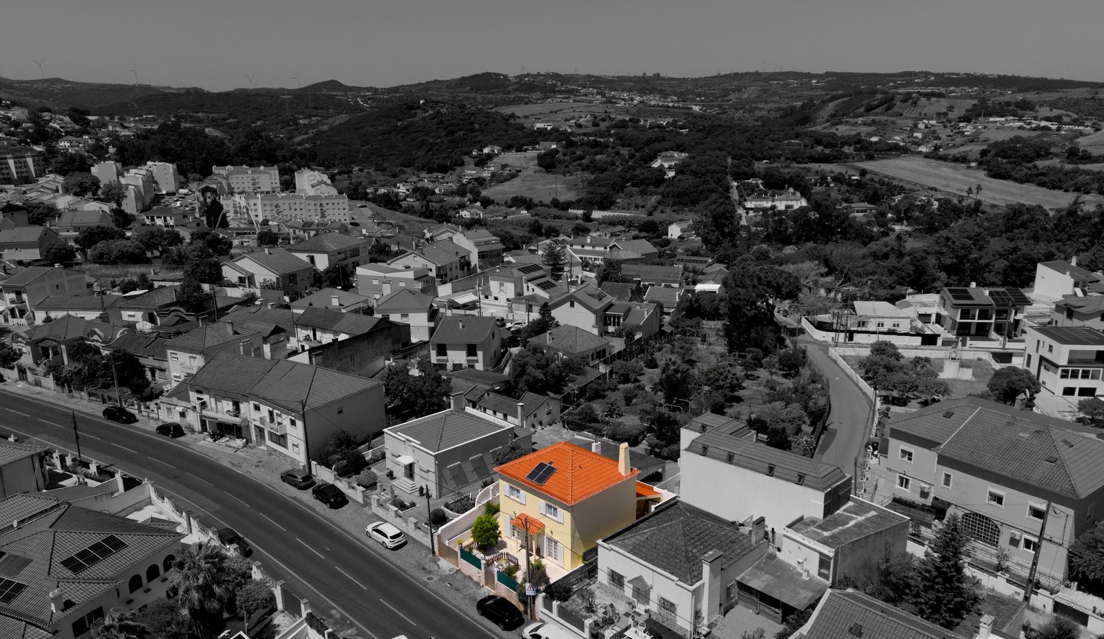 Panorâmica do vale com a moradia em destaque